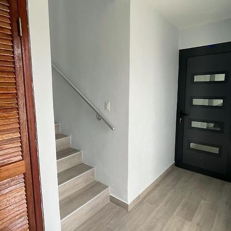 شقة Whitehouse Boulevard, Close To Mambo Beach And City Centre يلمستاد المظهر الخارجي الصورة