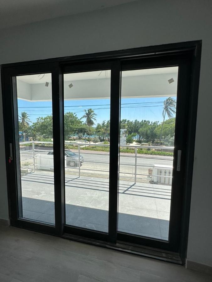 شقة Whitehouse Boulevard, Close To Mambo Beach And City Centre يلمستاد المظهر الخارجي الصورة