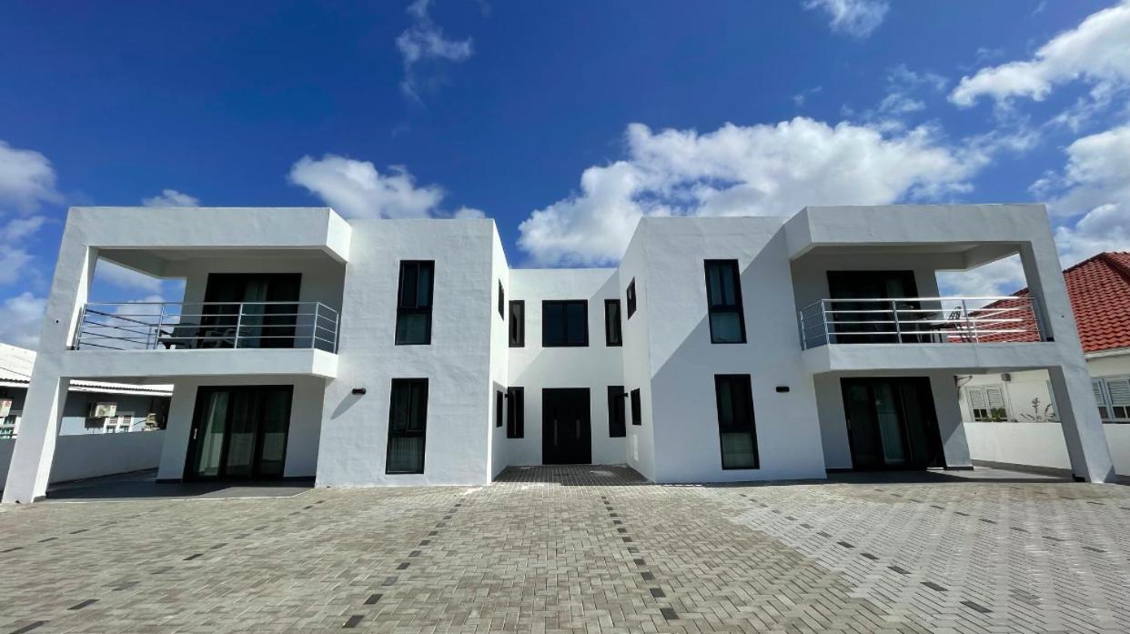 شقة Whitehouse Boulevard, Close To Mambo Beach And City Centre يلمستاد المظهر الخارجي الصورة