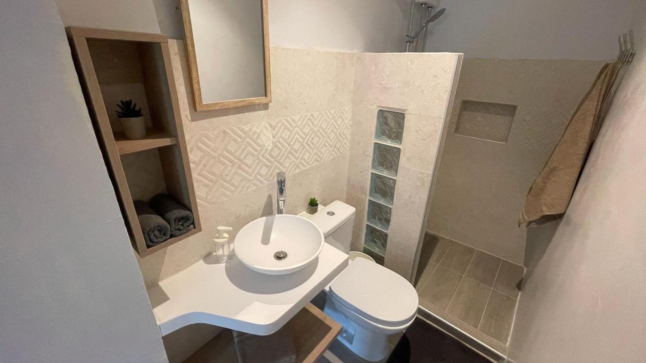 شقة Whitehouse Boulevard, Close To Mambo Beach And City Centre يلمستاد المظهر الخارجي الصورة
