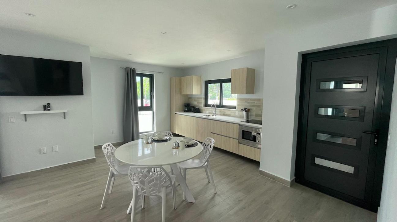 شقة Whitehouse Boulevard, Close To Mambo Beach And City Centre يلمستاد المظهر الخارجي الصورة