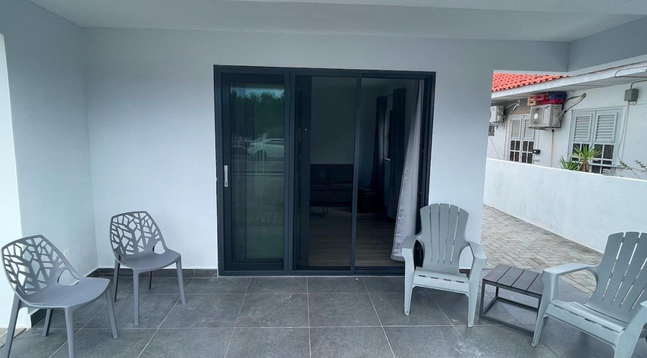 شقة Whitehouse Boulevard, Close To Mambo Beach And City Centre يلمستاد المظهر الخارجي الصورة