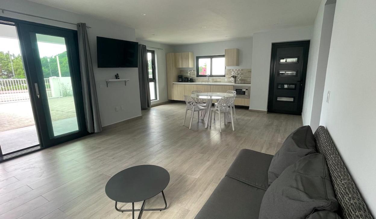 شقة Whitehouse Boulevard, Close To Mambo Beach And City Centre يلمستاد المظهر الخارجي الصورة