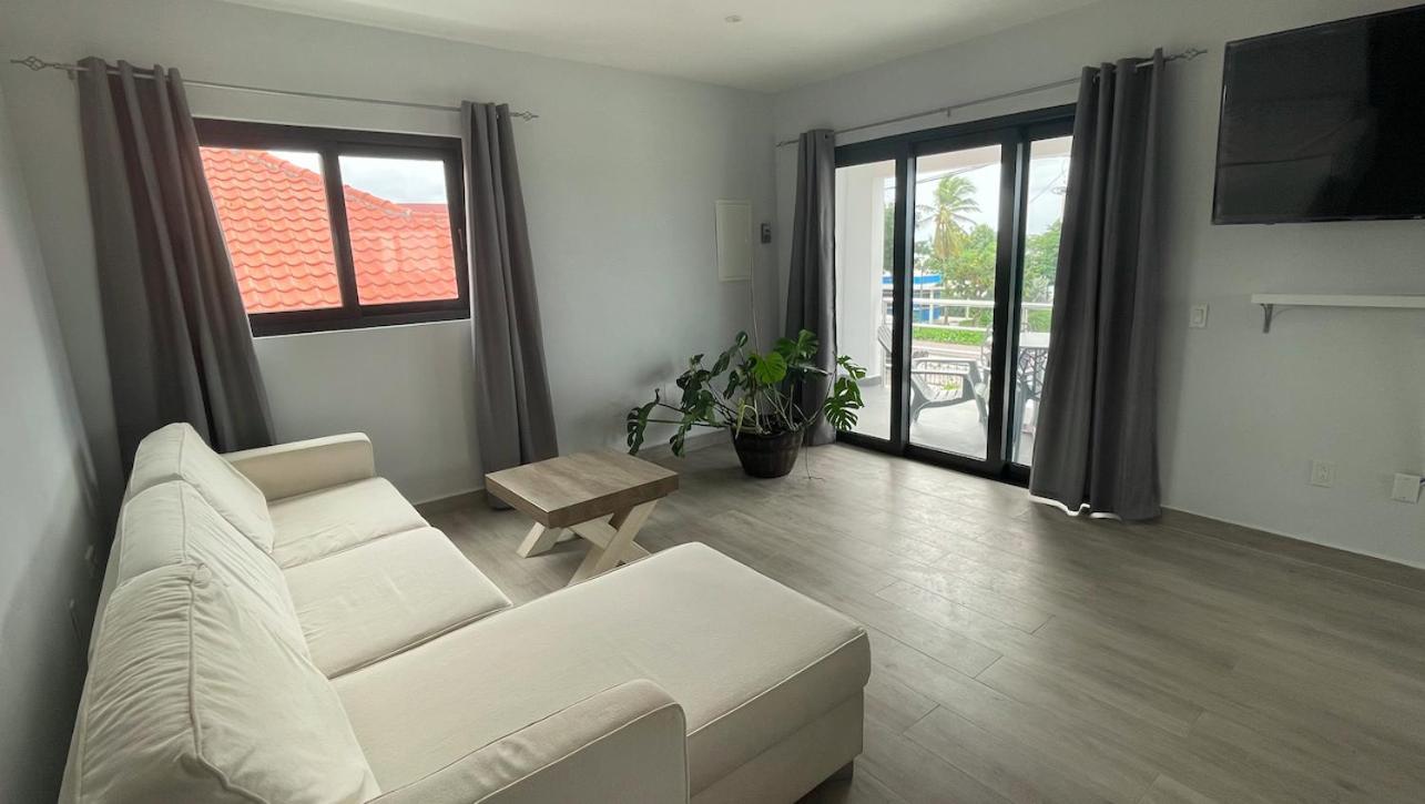شقة Whitehouse Boulevard, Close To Mambo Beach And City Centre يلمستاد المظهر الخارجي الصورة